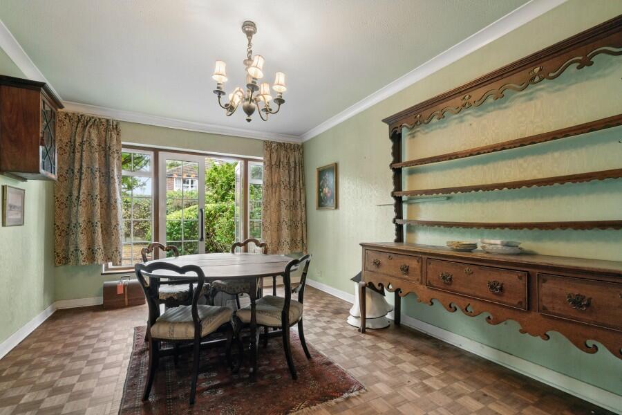 House in London, Royal Borough of Kingston upon Thames - View 5