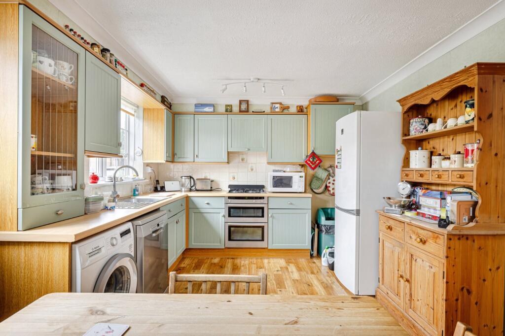 Spencer Close, Stansted, Essex, CM24 photo 4