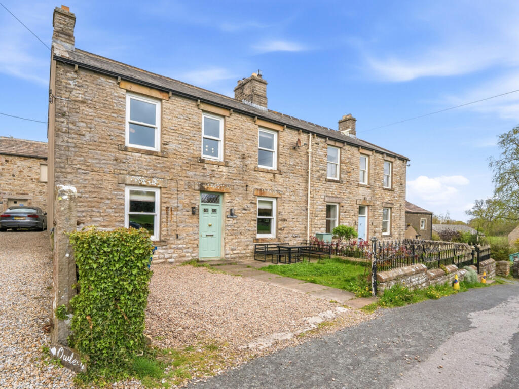 Main image of property: Hillside, Aysgarth, DL8 3AB