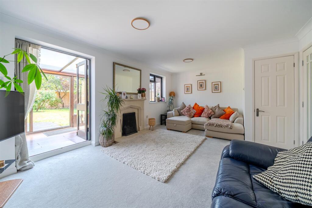 Gray Close, Warsash photo 2