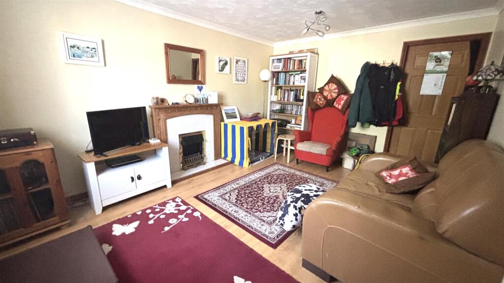 House in Weston-super-Mare, Locking Castle - View 2