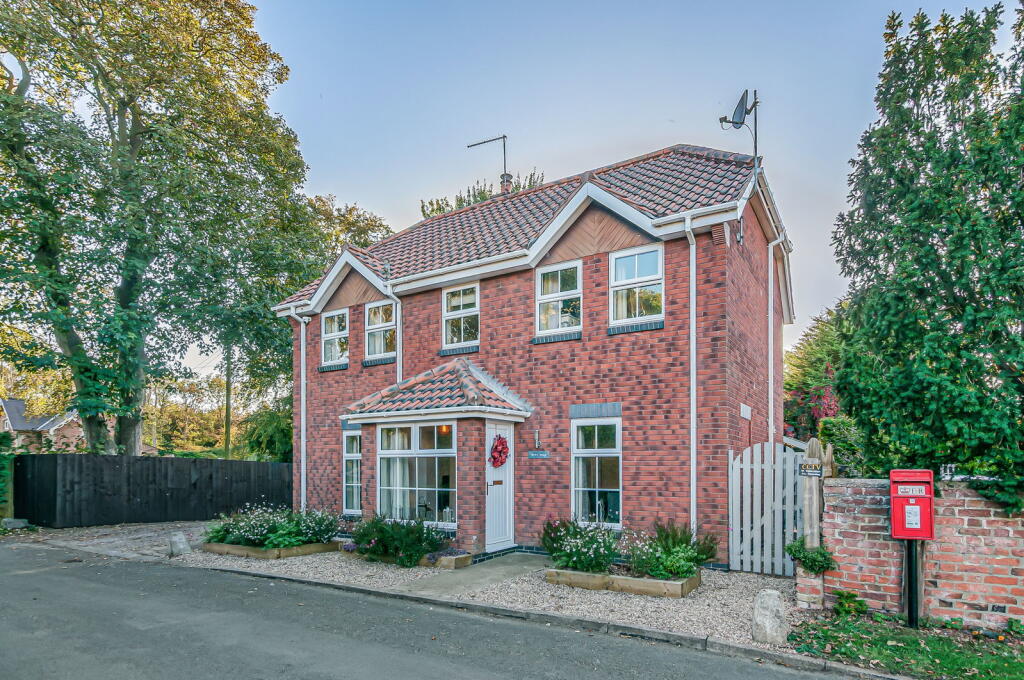 House in Hull - View 2