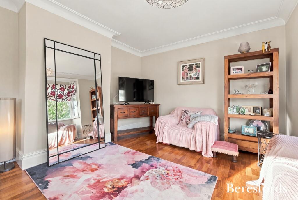 Apartment in London, Gidea Park - View 4