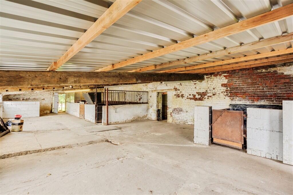 House in Wakefield - View 4