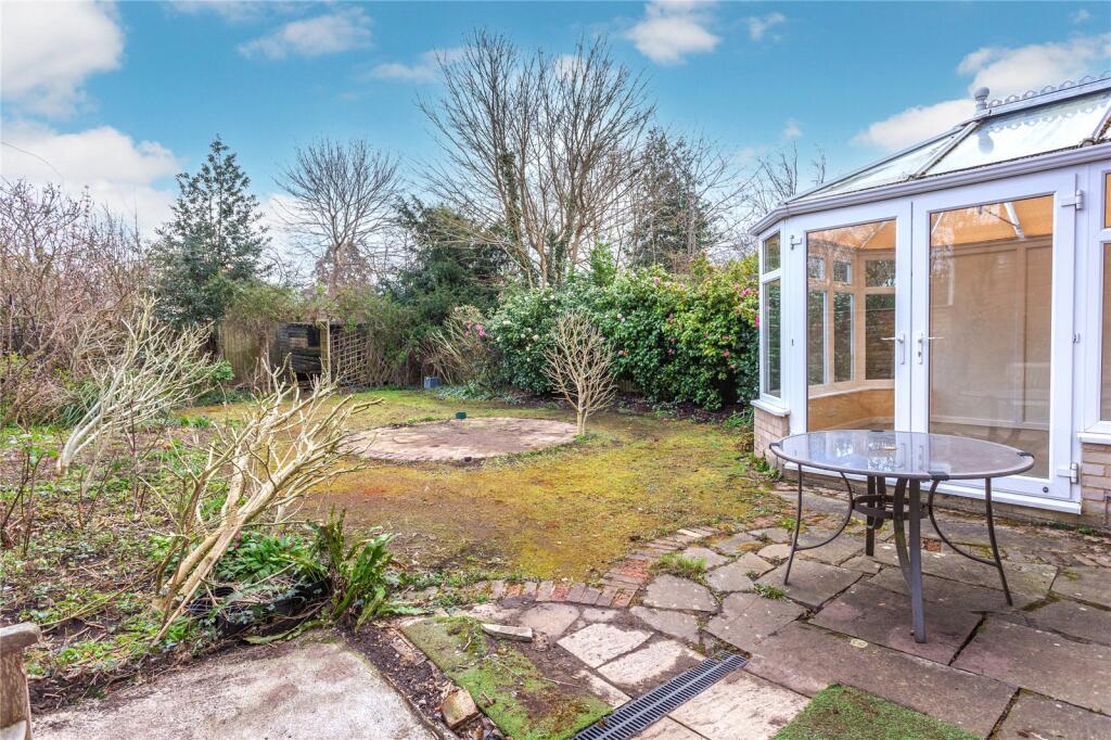Springfield Park, Twyford, Berkshire, RG10 photo 2