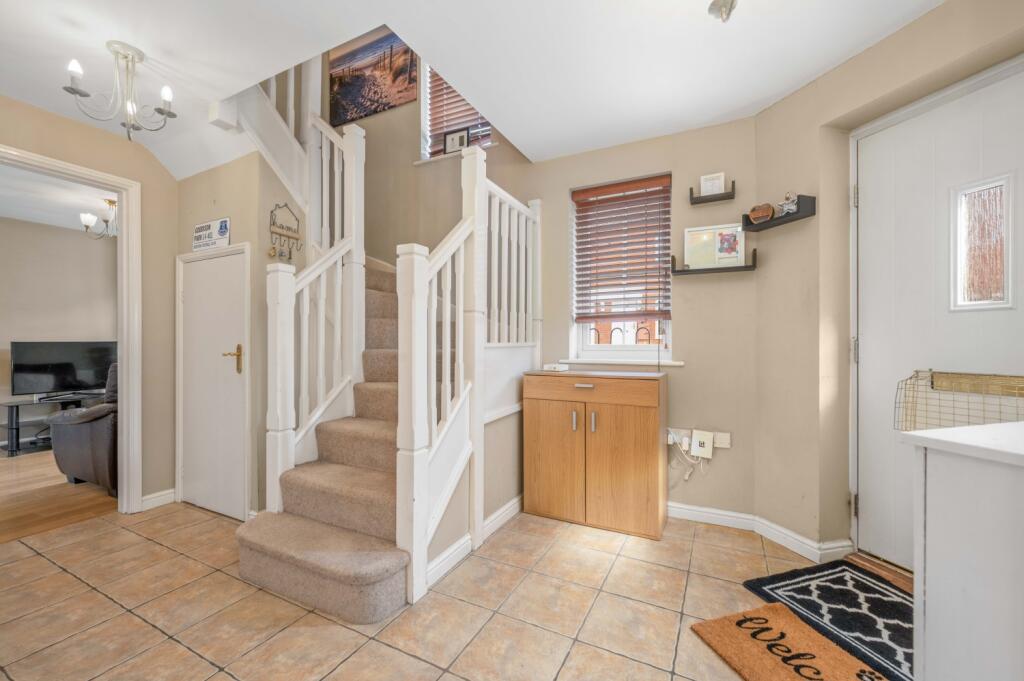 House in Stratford-on-Avon, Stratford-upon-Avon - View 2