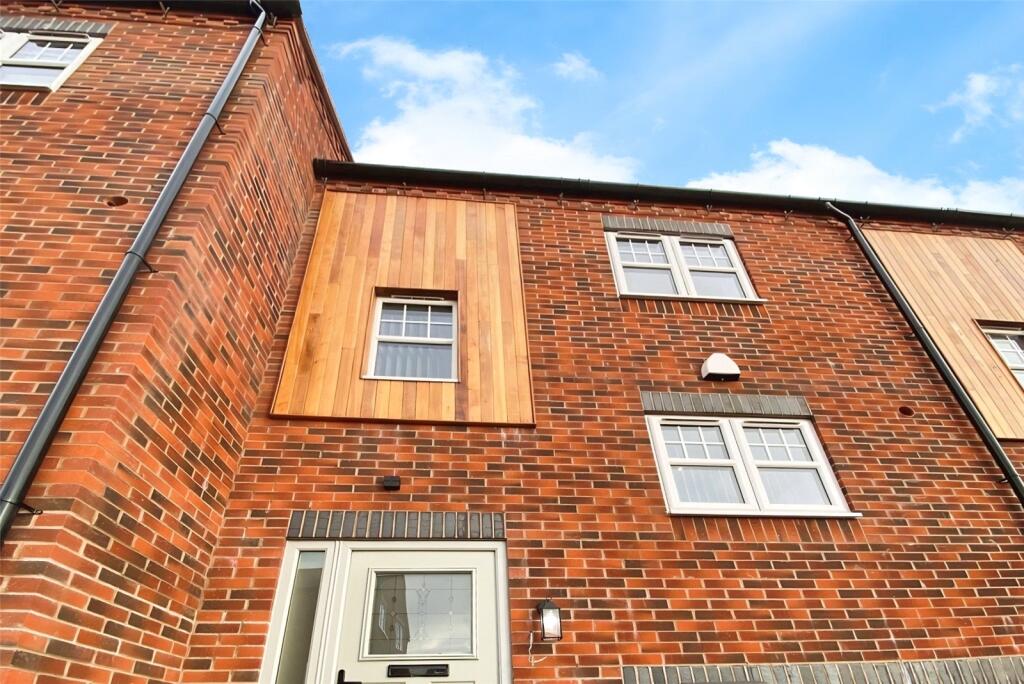 Main image of property: Chancery Rise, Nuneaton, Warwickshire, CV10