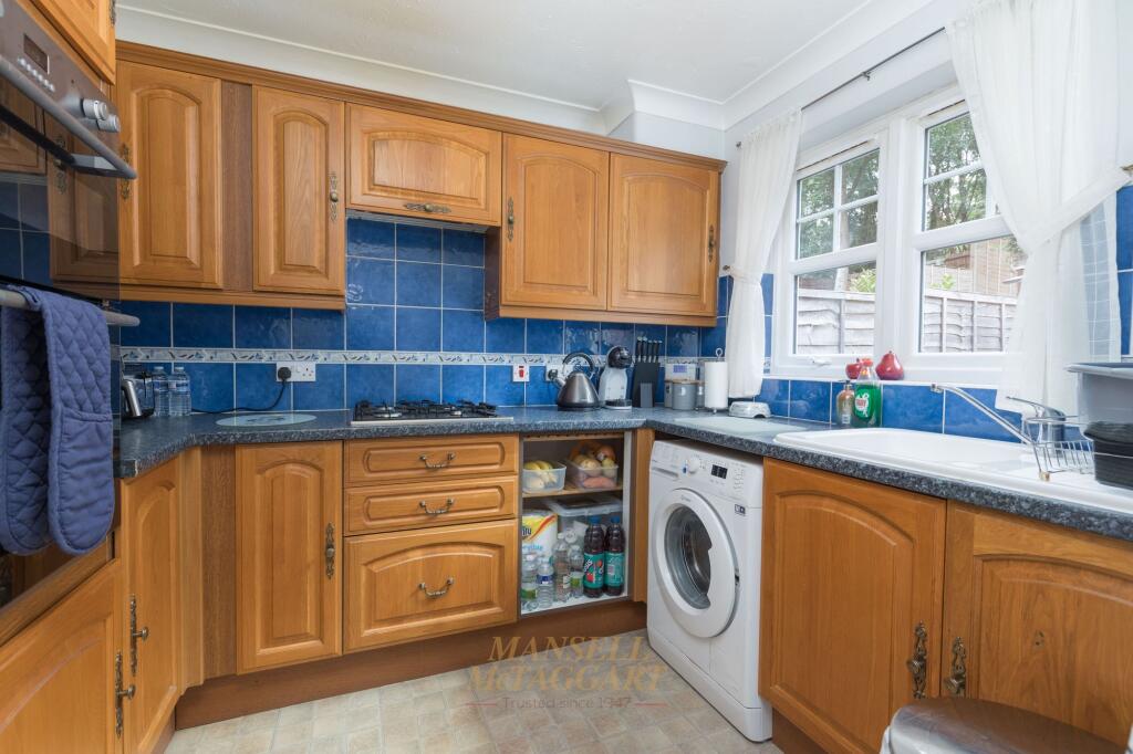 House in Crawley, Broadfield - View 5
