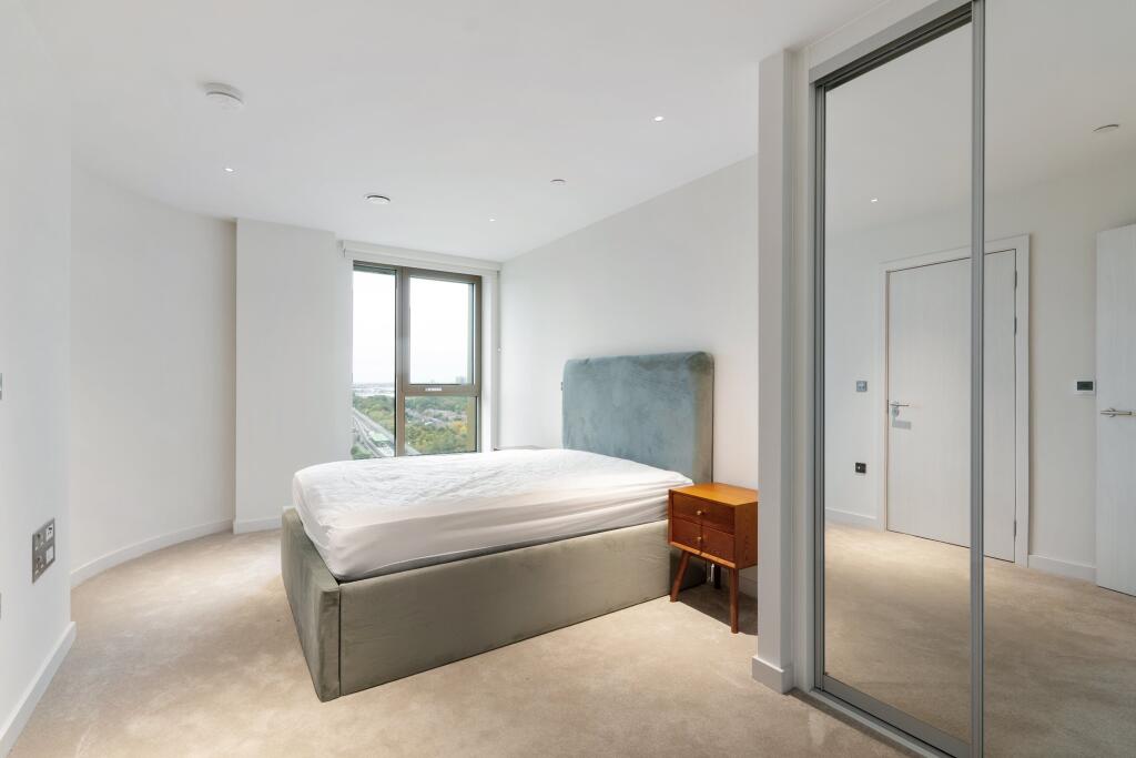 Apartment in Southall - View 3