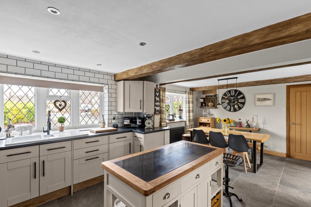 House in Doncaster, Carlton - View 3