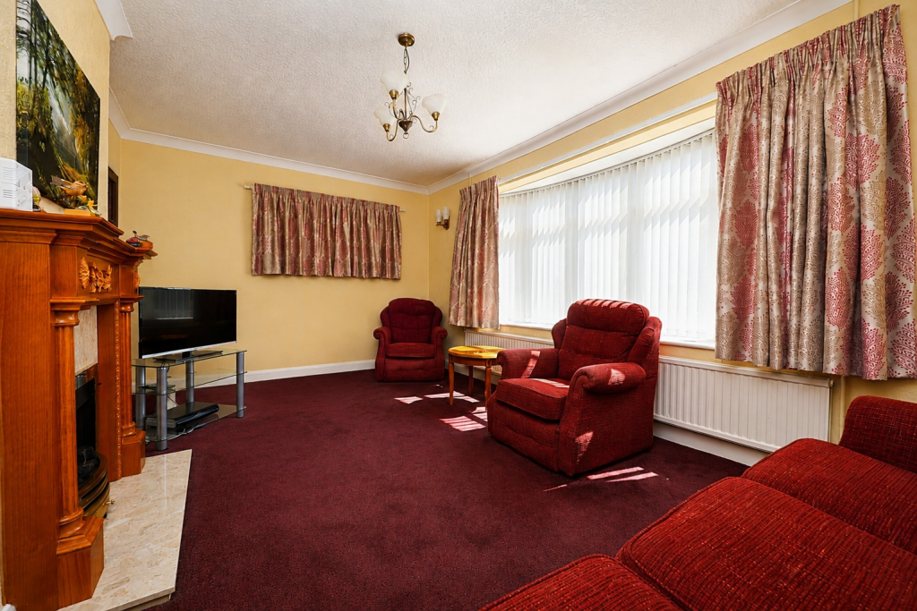 House in Lincoln - View 5