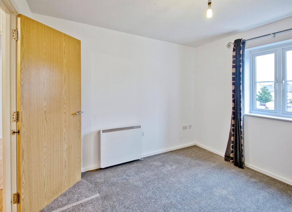 Salamanca Way, Colchester photo 2