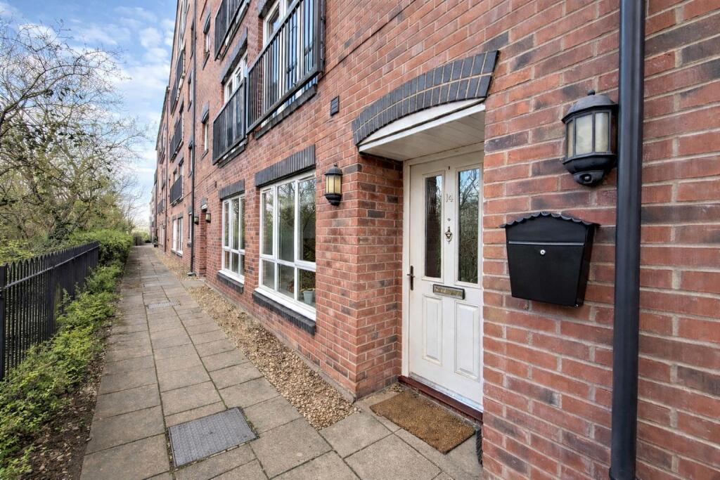 1-bed flat on Chandley Wharf, Warwick, £159,950