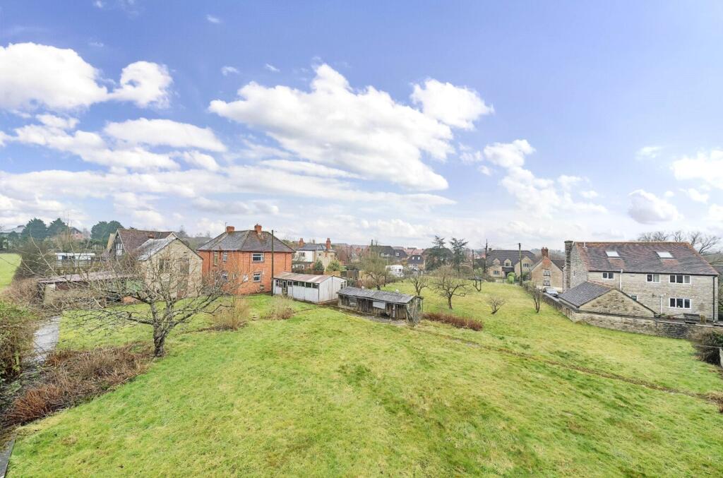 Studio detached on Bay Lane, Gillingham, Dorset, SP8, £525,000