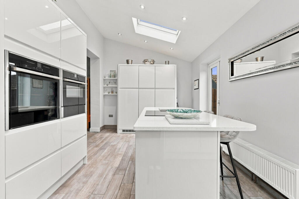House in Southend-on-Sea, Essex - View 3