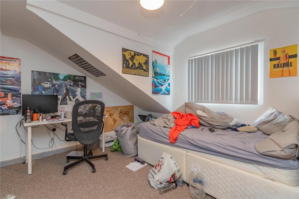 6 bedroom house for rent