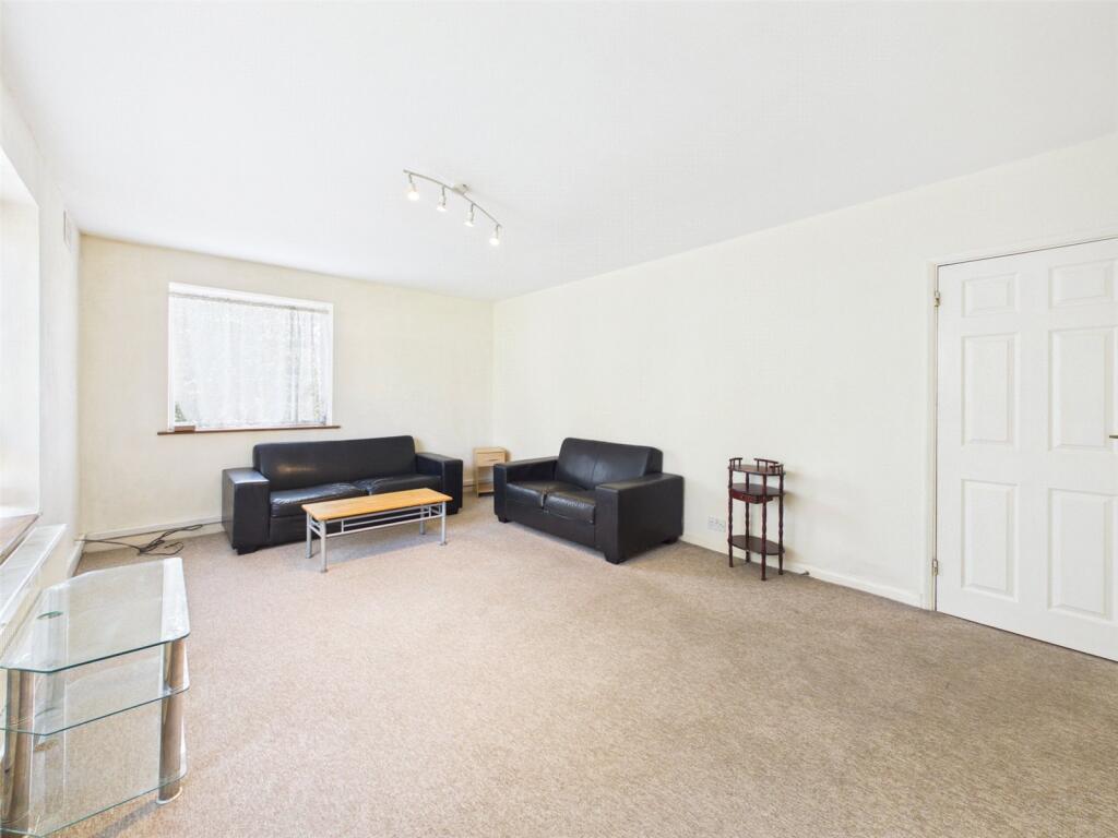 Apartment in London, Spring Grove - View 5