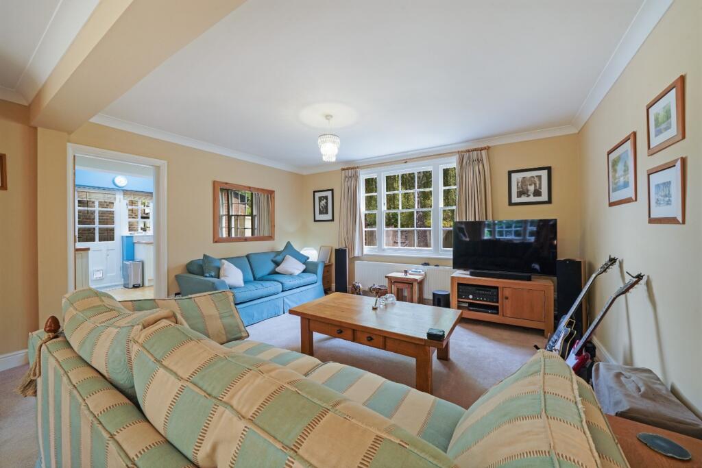House in Harrow - View 4