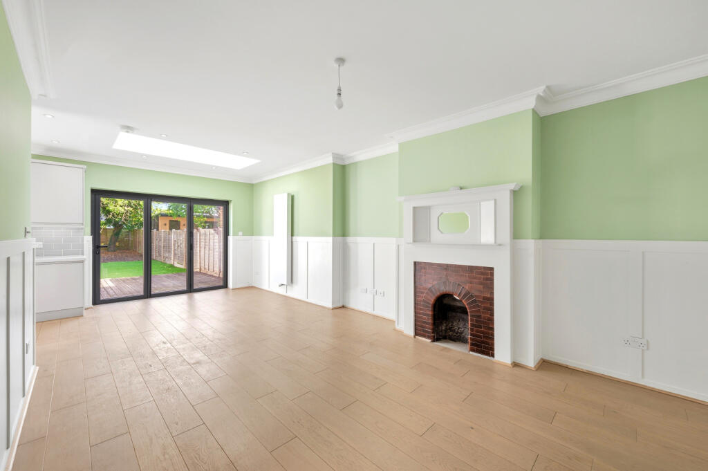 House in London, Lower Morden - View 4