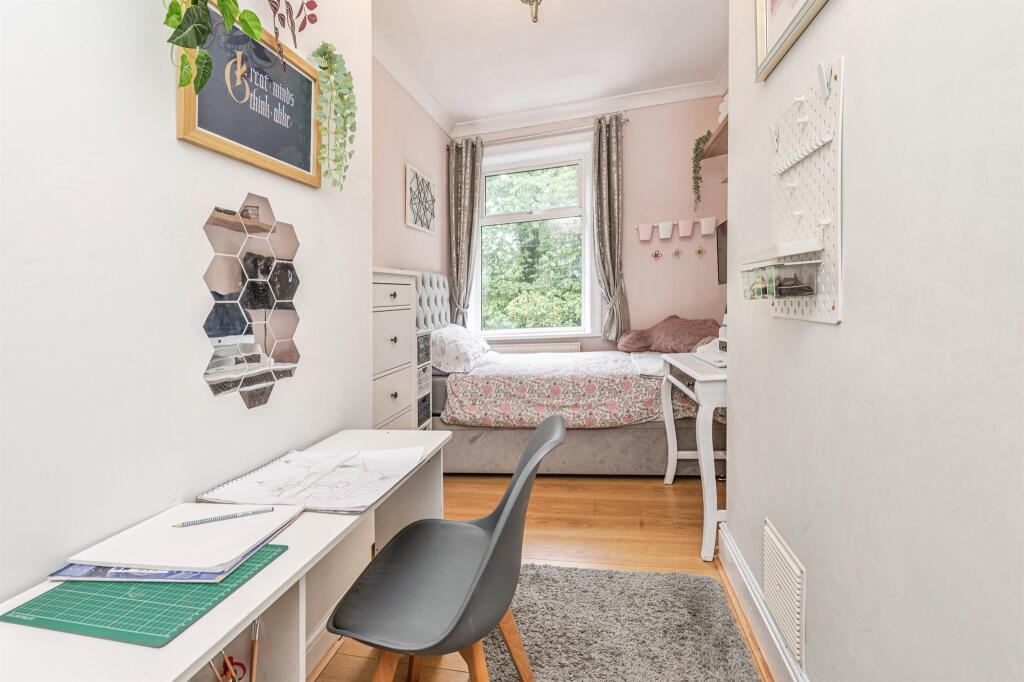 House in Huddersfield, Rashcliffe, Primrose Hill - More