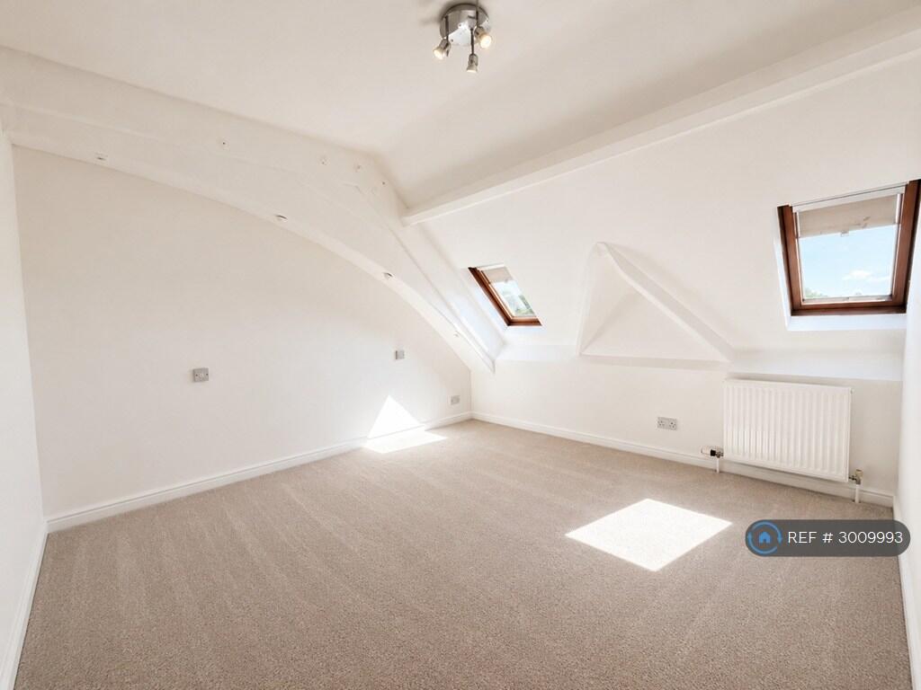 Apartment in Calderdale, West Yorkshire - More