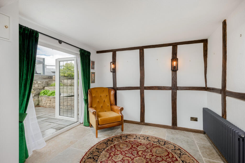 House in Stratford-on-Avon, Salford Priors - More