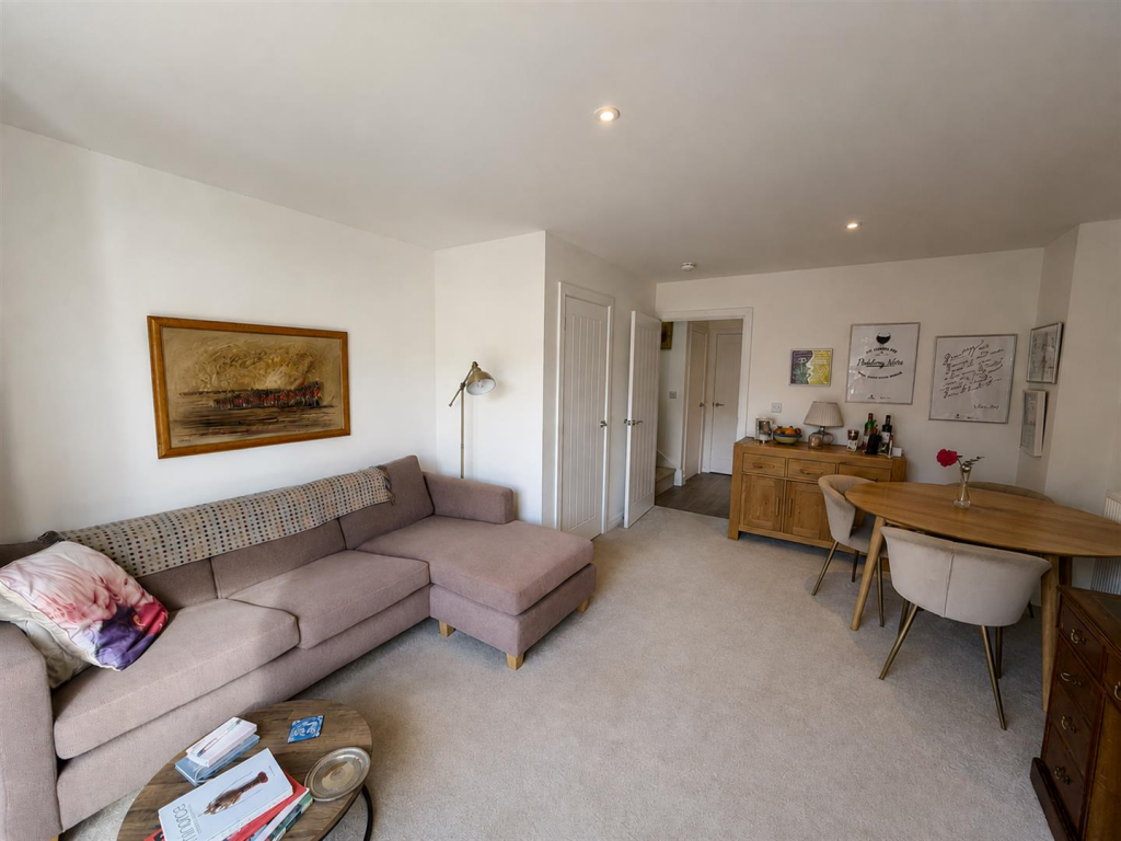 House in Dorchester, Sturminster Newton - More