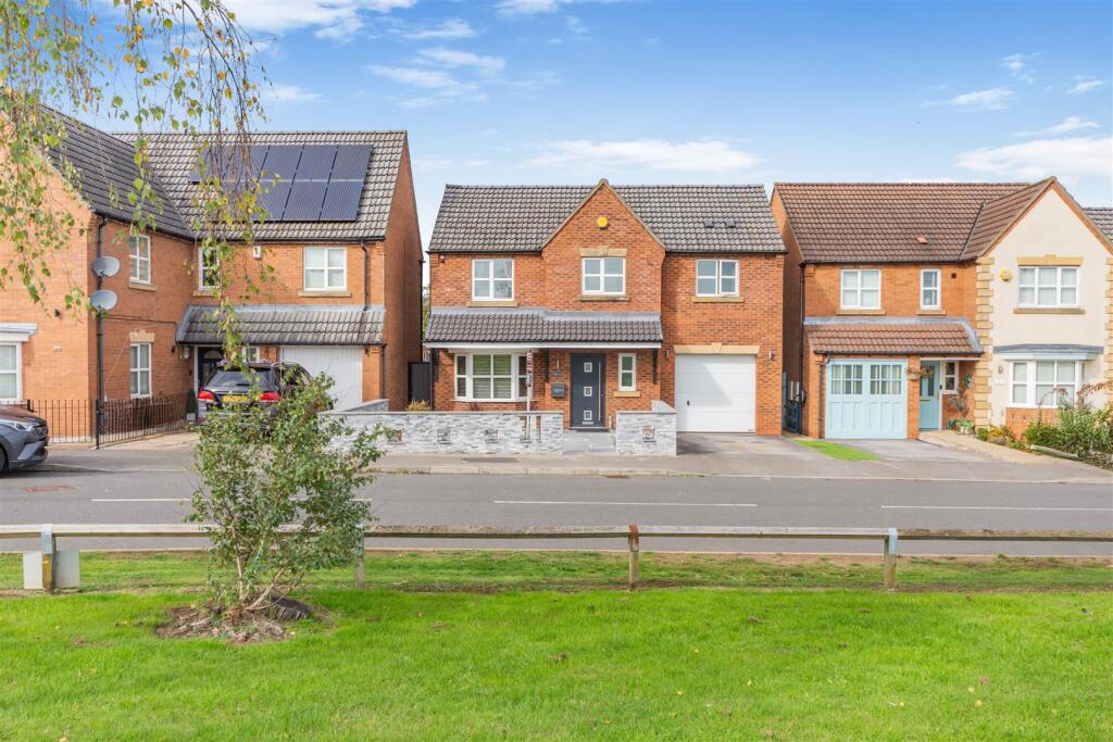 4-bed detached on Dunsil Road, Mansfield Woodhouse, £325,000