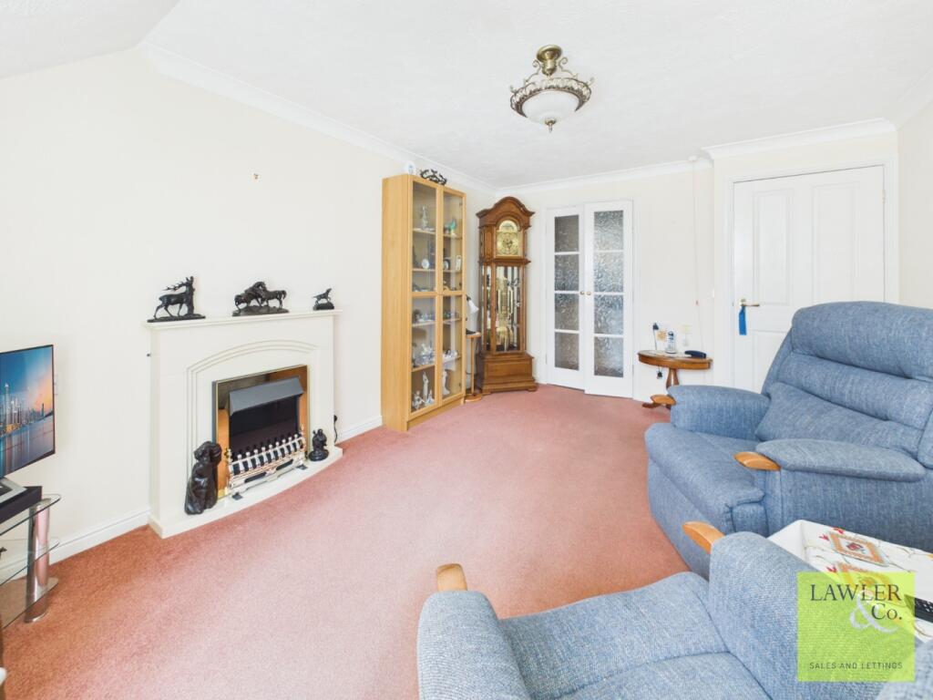 Holland Court, Willow Close, Poynton, Stockport, Cheshire, SK12 1PL photo 4