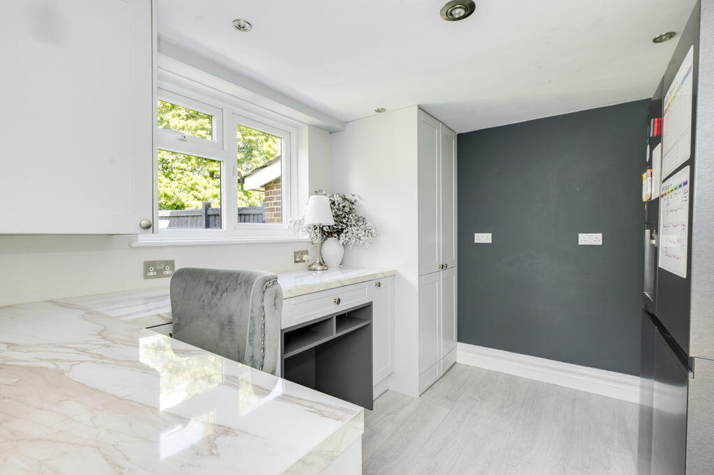 House in Wealden, Crowborough - More