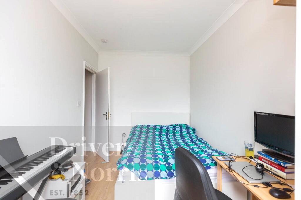Apartment in London - More