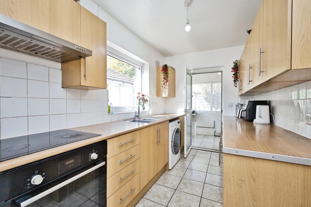 House in Yeovil, Somerset - View 2