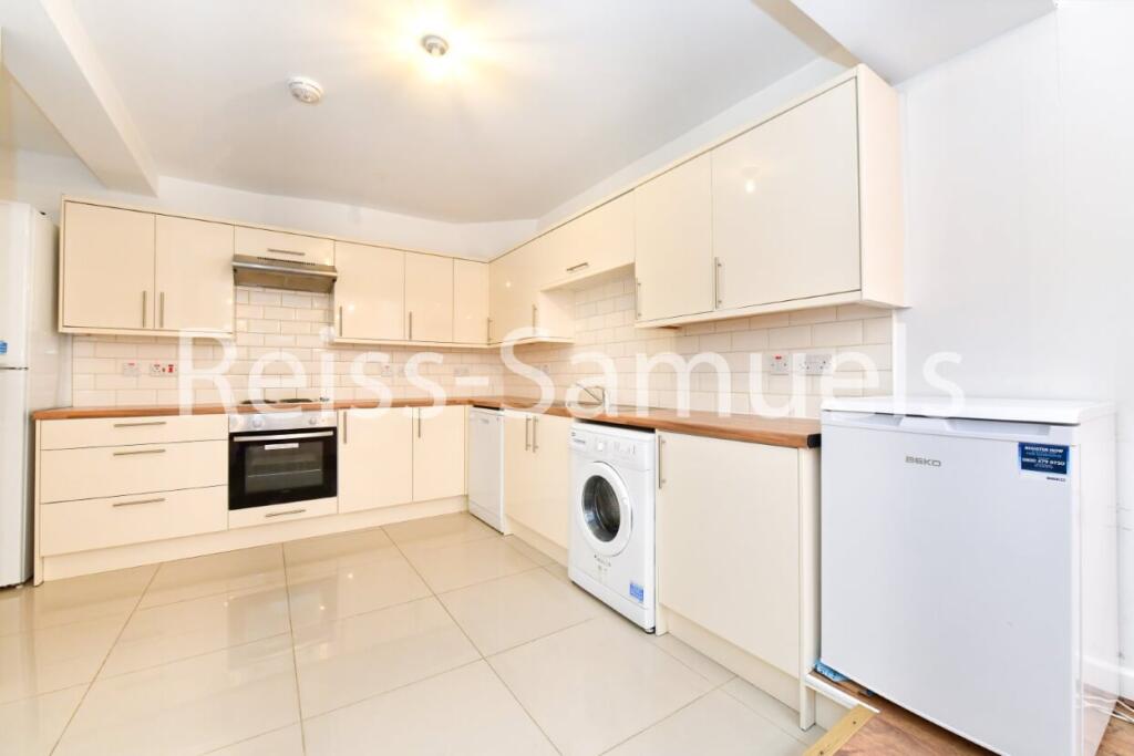 5 bedroom town house for rent
