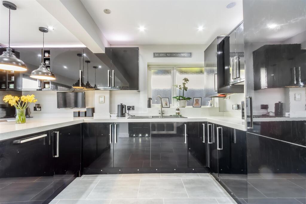 Additional image 3 of Holloways Lane, Welham Green