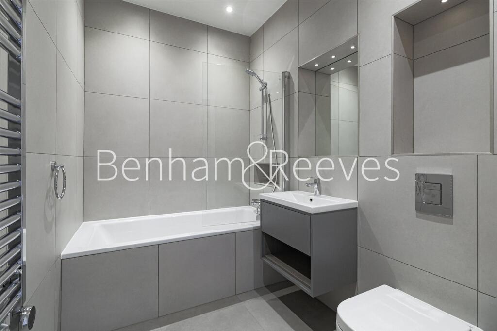 Apartment in London, Hanwell - View 4