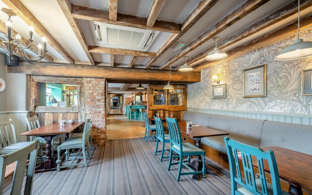 8690263-interior03.jpg