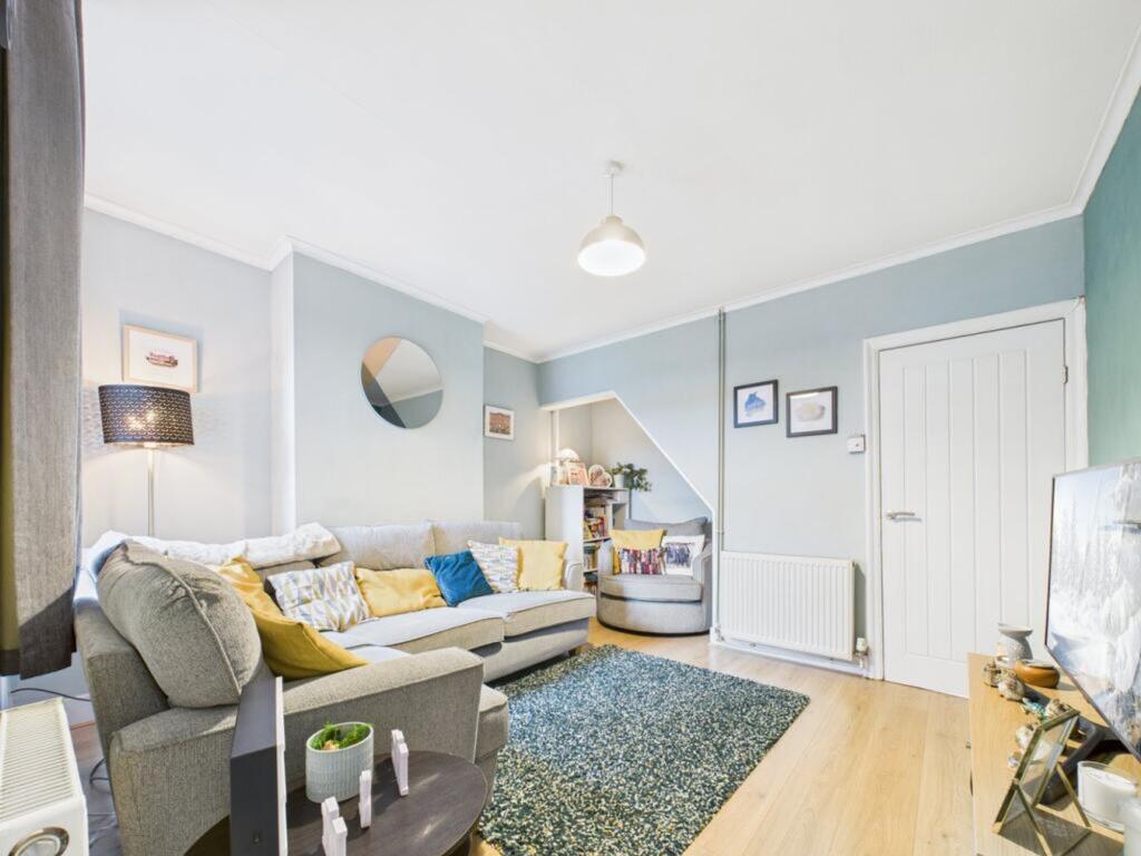 House in Reading, Battle - View 2