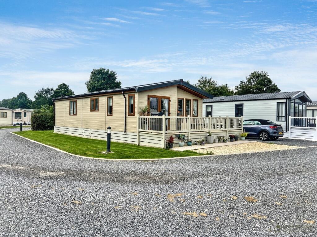 2-bed caravan on The Pines, Smallwood Hey, £129,950