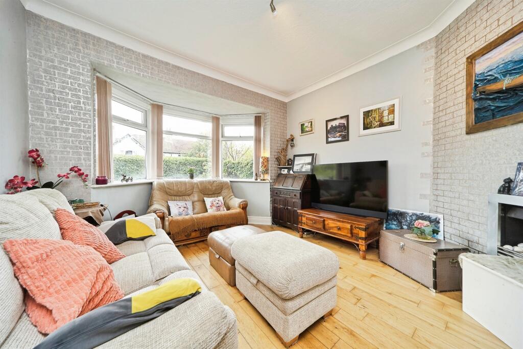 House in Leeds, Park Villas, Roundhay - More