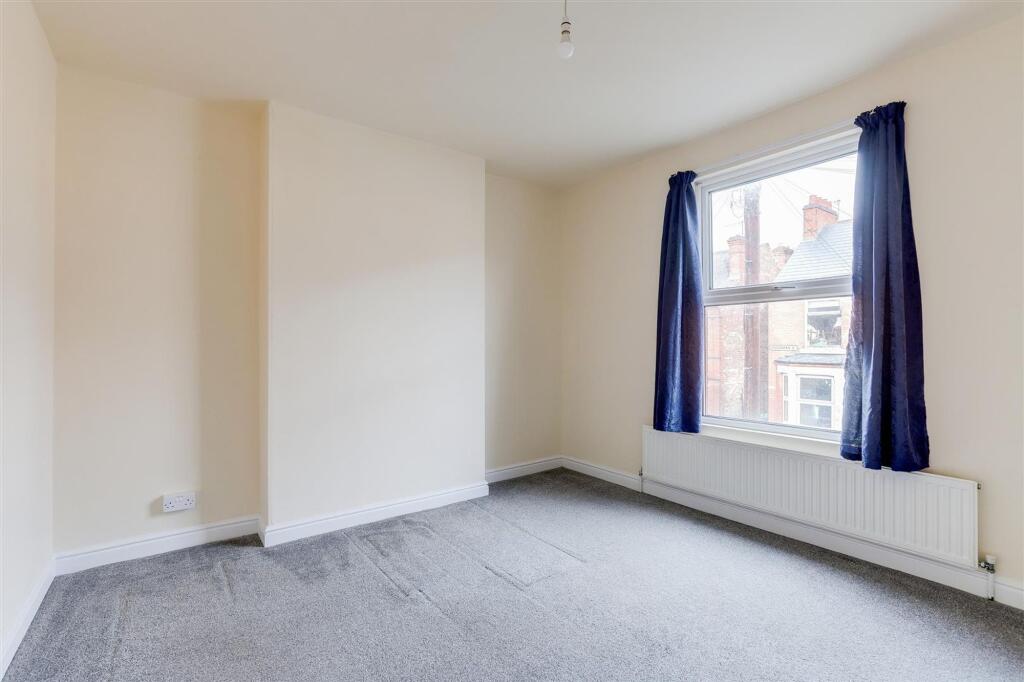 House in Nottingham, Sherwood - View 2