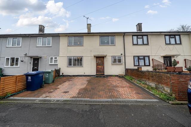 3-bed terraced on Minchery Road, Oxford, £385,000