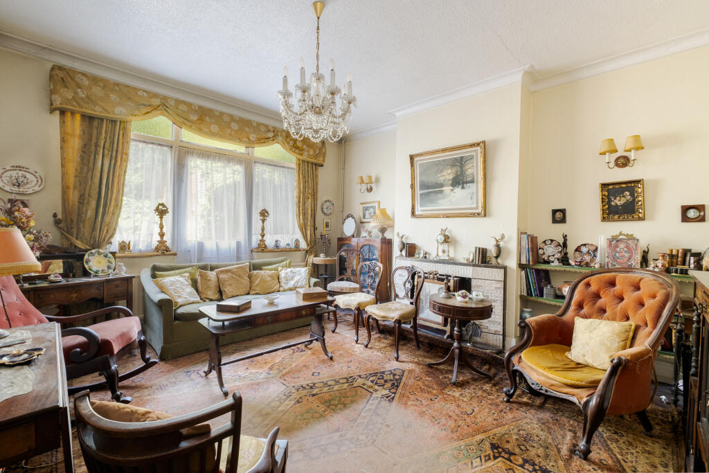 House in London - View 2