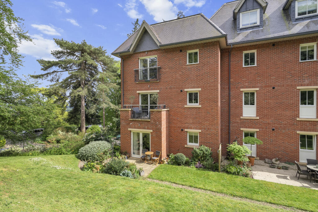 2-bed house on Mason Court, Ellerslie Drive, Malvern, Worcestershire, £395,995