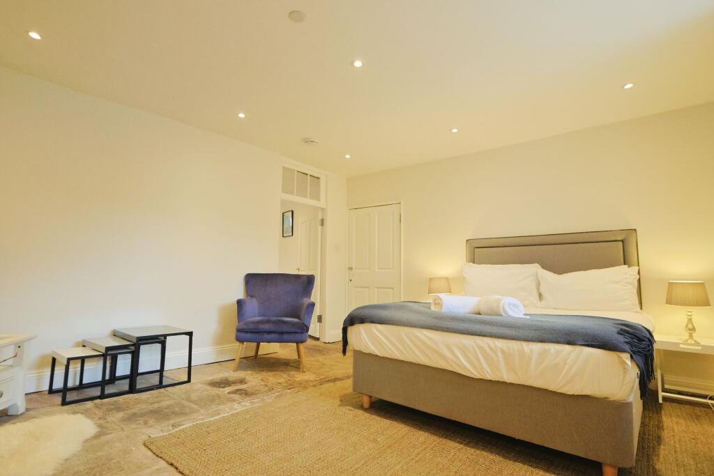 Apartment in Bristol - View 5