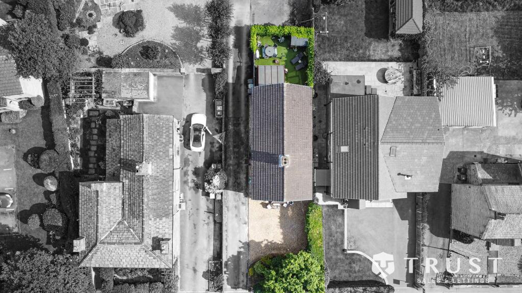 Halifax Road, Liversedge, WF15 image 3