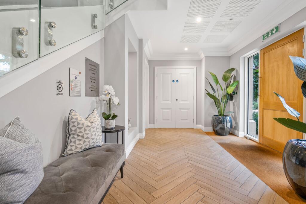 Apartment in Winkfield, Bracknell Forest - View 3