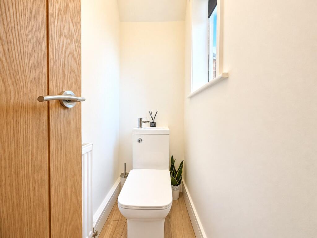 House in Leeds, West Yorkshire - More