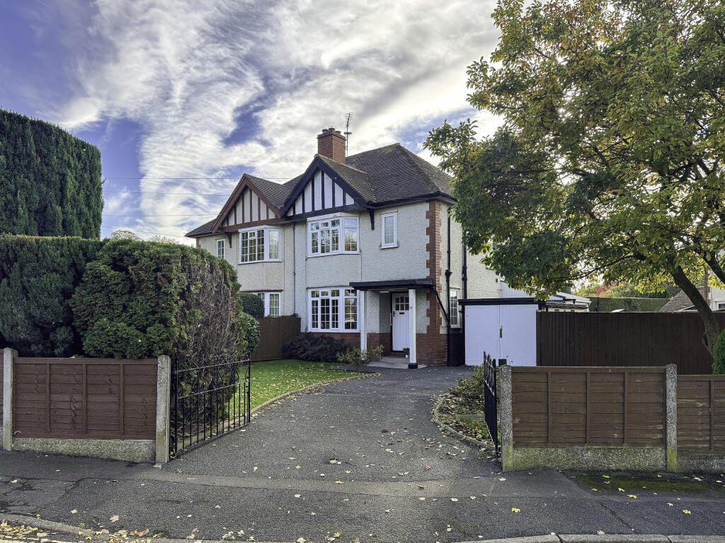 3-bed semi-detached on Penn Grove Road, Hereford, HR1, £330,000