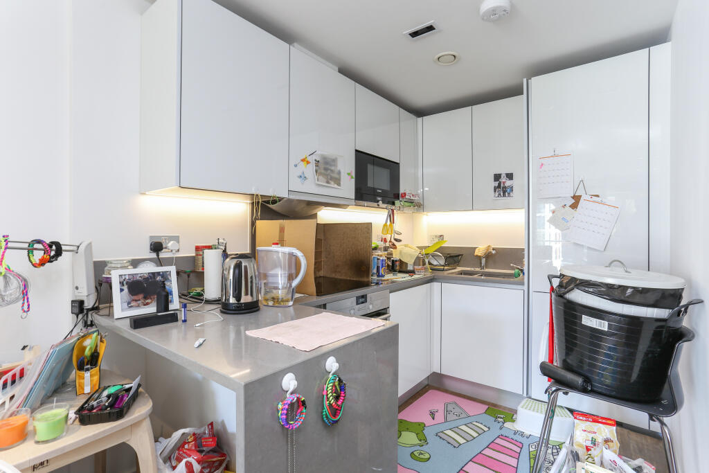 Apartment in London - View 3