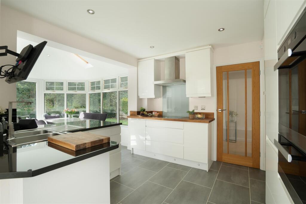 House in Leeds, Barwick in Elmet and Scholes - View 3